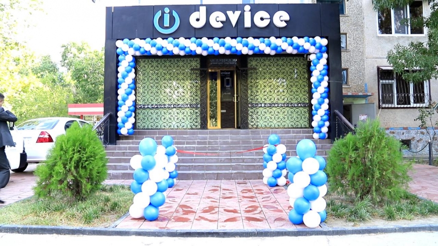 Grand opening of the showroom "IDevice"